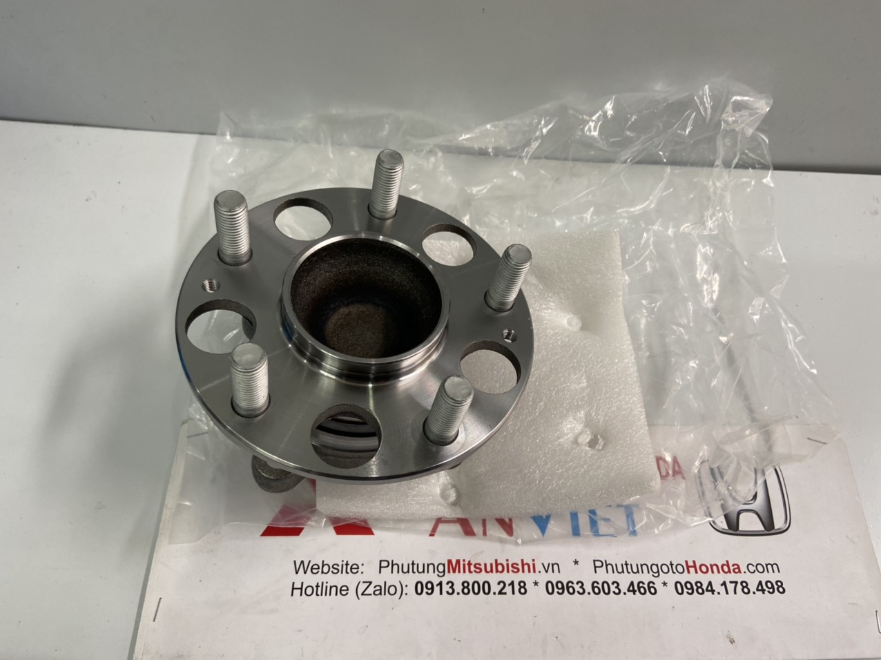 Bi moay ơ sau xe Honda ACCORD